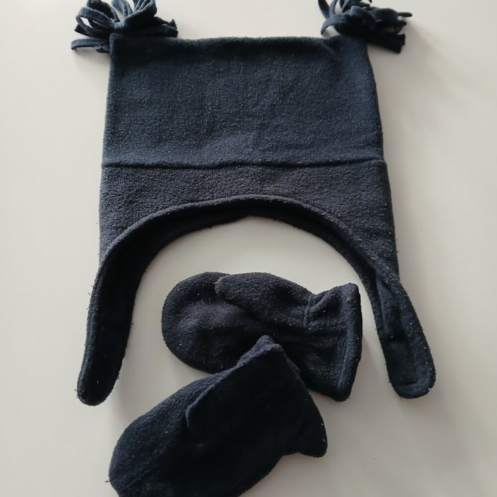 Baby Gap Hat and Mittens - 12 - 18 months